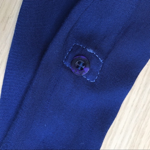 Bella Dahl Split Back Button-Down - size M - Picture 6 of 8